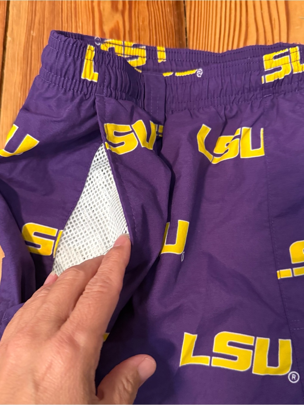 Columbia PFG LSU Tigers Shorts Mens Medium Purple Backcast NWOT - Picture 6 of 14
